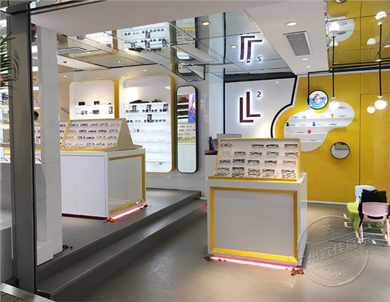 LL2眼镜柜台