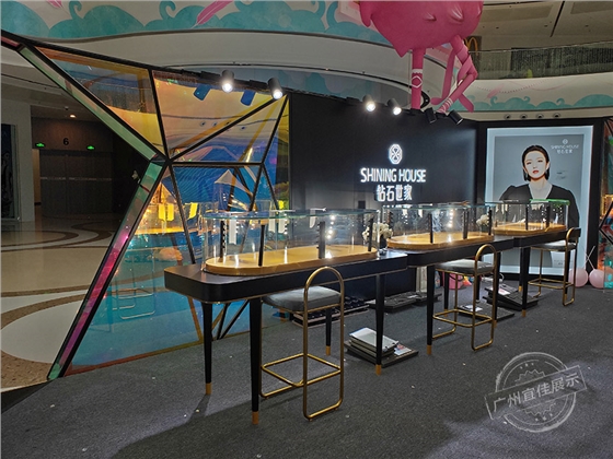钻石世家珠宝展柜