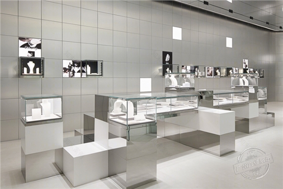 商场中庭珠宝展柜