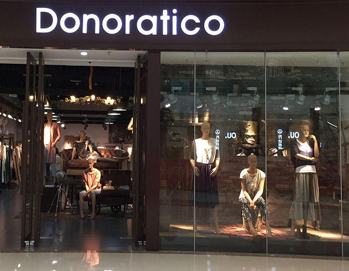 服装展柜