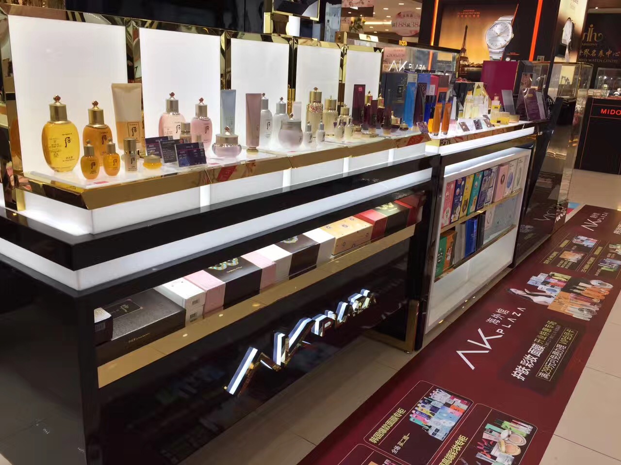 化妆品展柜订做