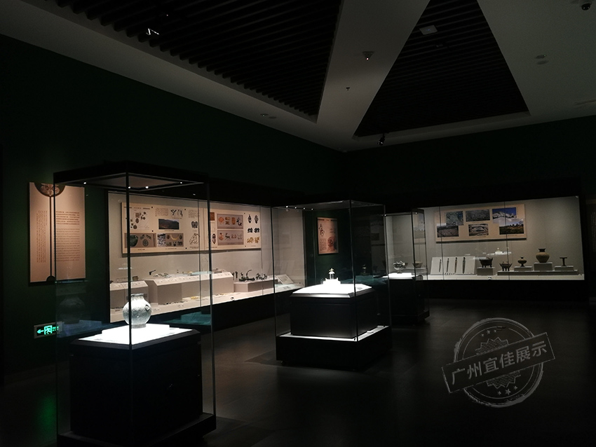 国家博物馆展柜