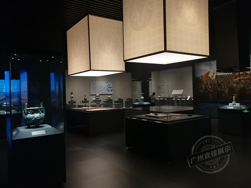 国家博物馆展柜