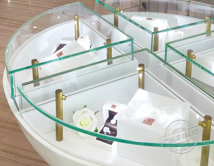 圆形玻璃珠宝展柜