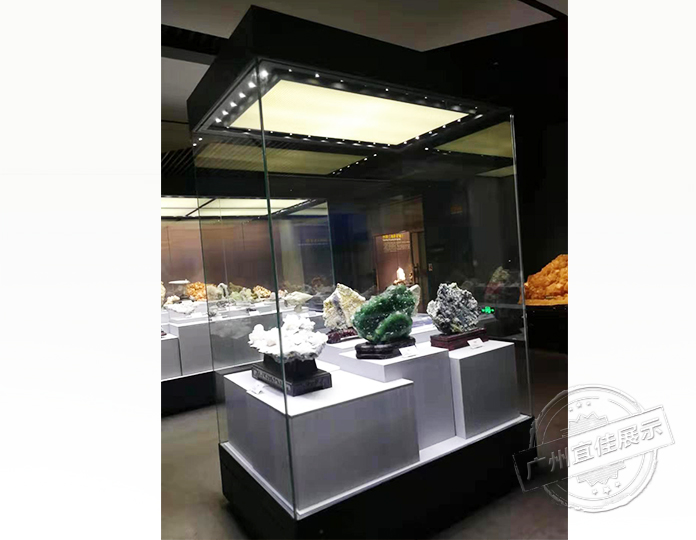 承包博物馆展柜生产厂家