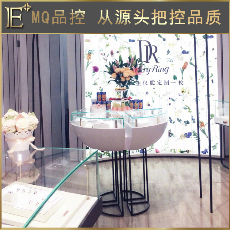 圆形玻璃珠宝展柜