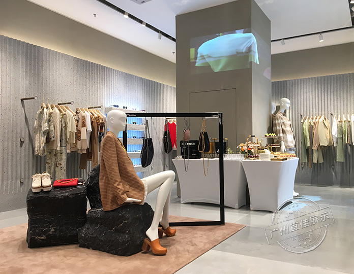 服装展柜厂家