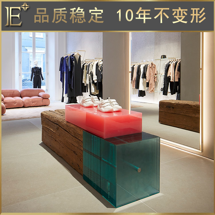 定做品牌服装展柜