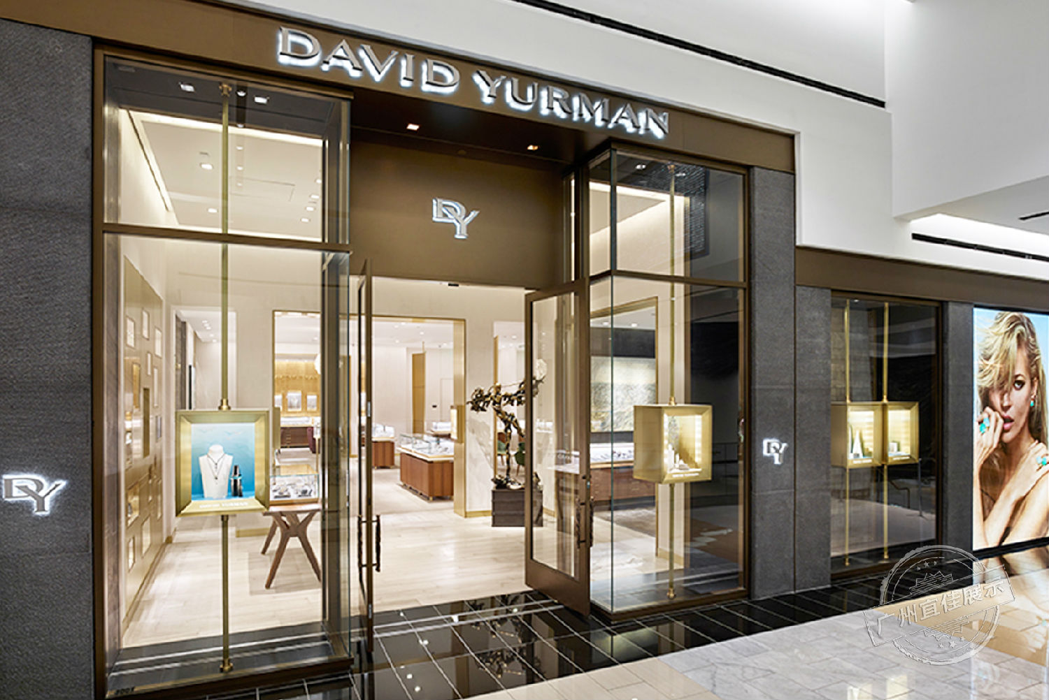 David Yurman 珠宝展柜
