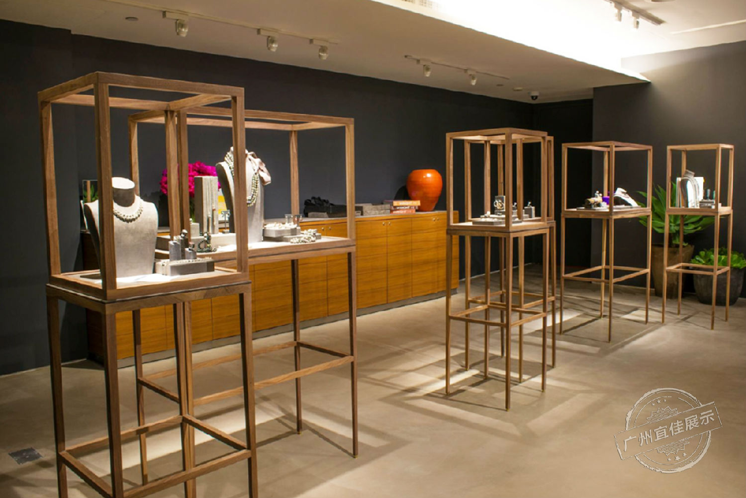 David Yurman 珠宝展柜