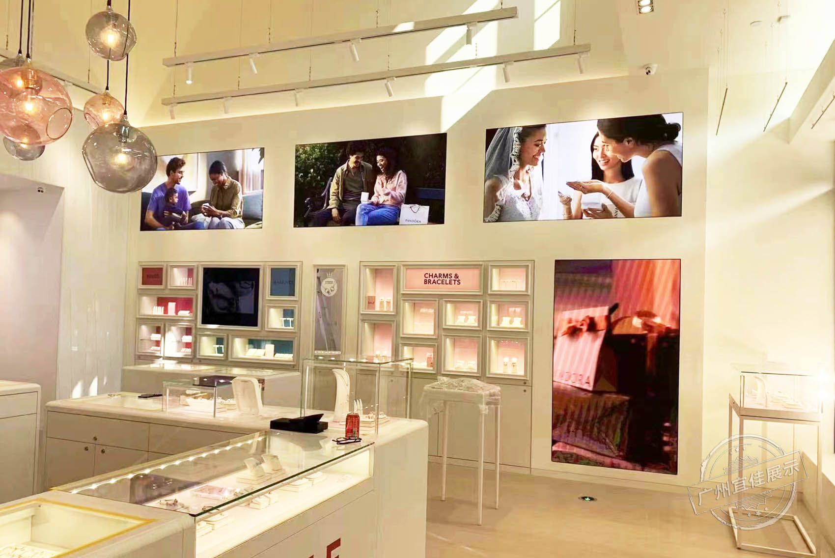 Pandora潘多拉 珠宝展柜
