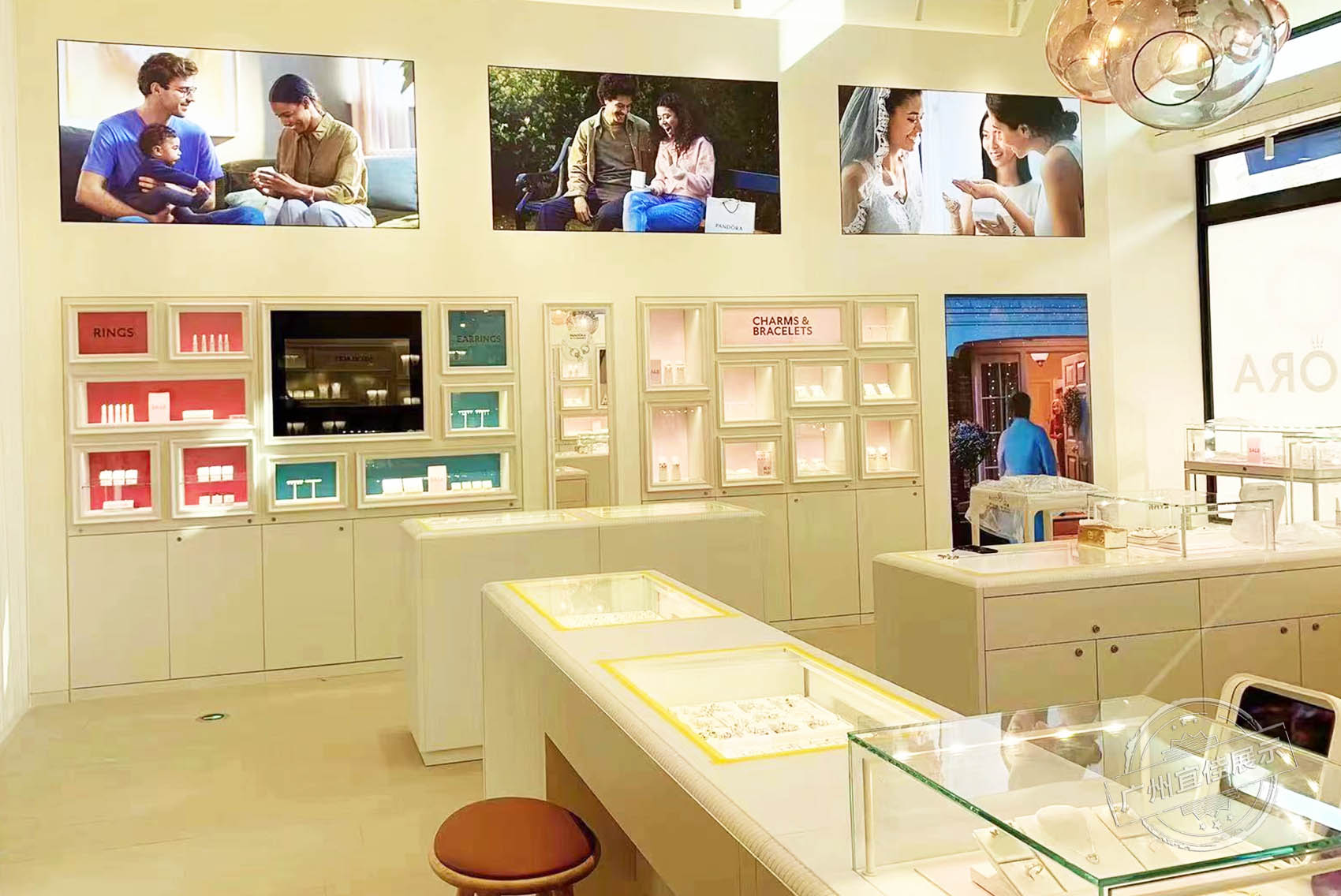Pandora潘多拉 珠宝展柜