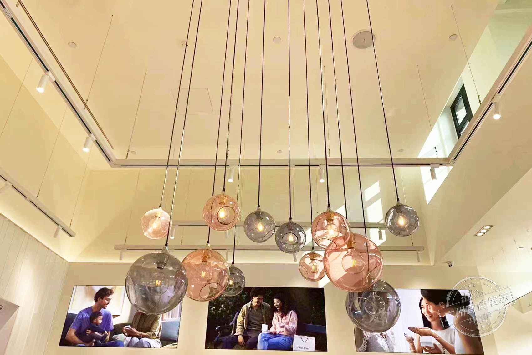 Pandora潘多拉 珠宝展柜