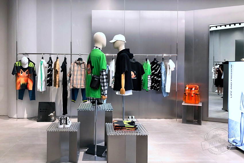 潮牌服装展柜