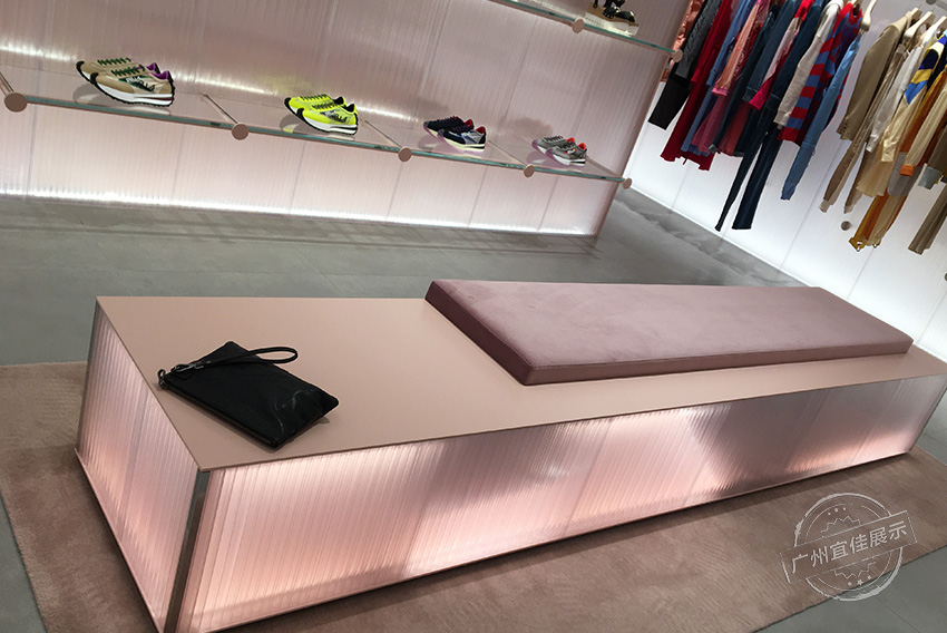 Stell 服装展柜（珠海店）