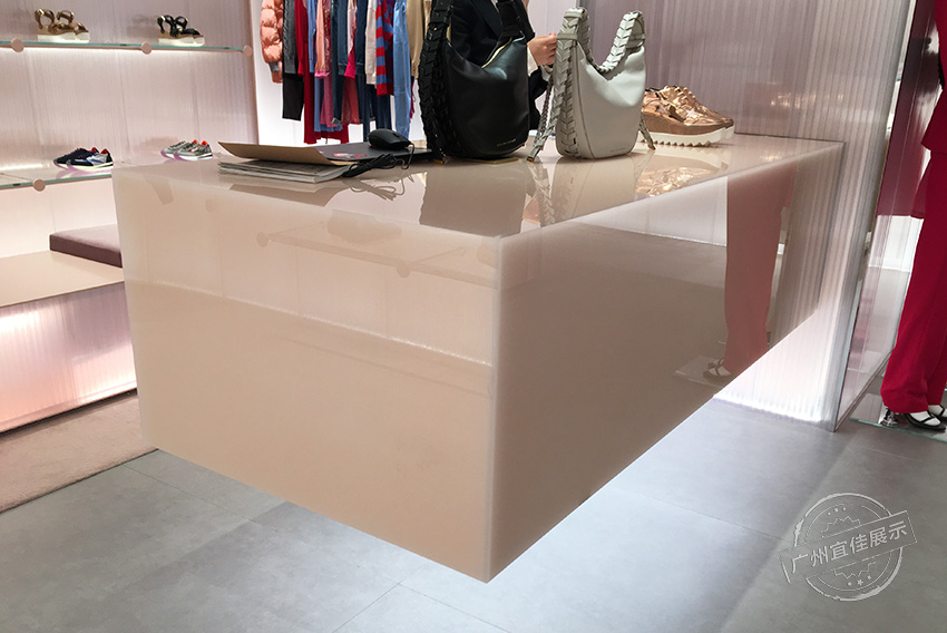 Stell 服装展柜（珠海店）