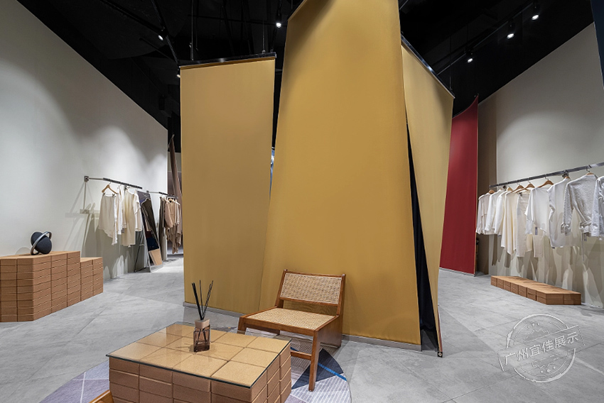 TU 服装展架 