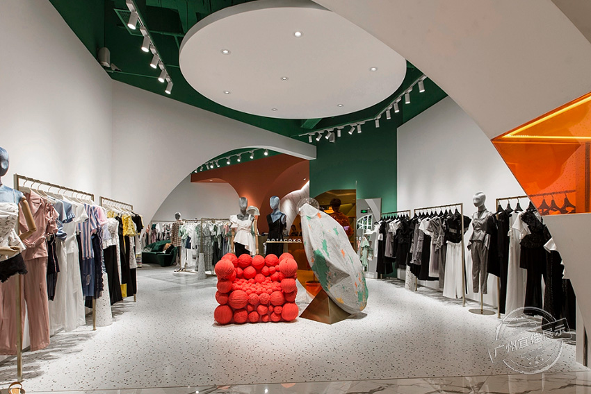 DOTACOKO 服装展柜（深圳海岸城店）