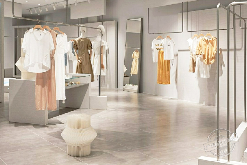 MR&ER品牌 服装展柜