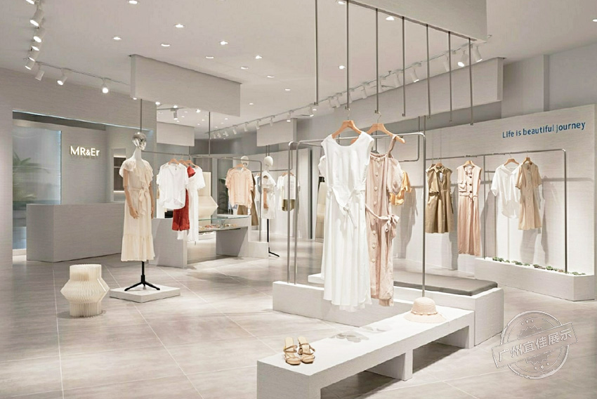 定做品牌服装展柜