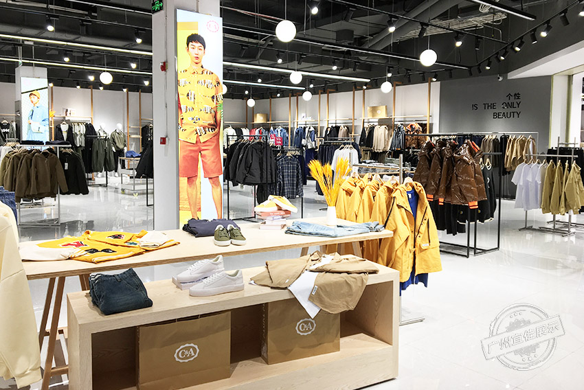 CA 服装展柜（佛山宝港奥莱专卖店）