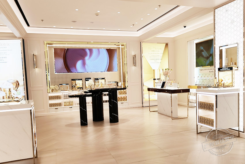 雅诗兰黛Estee Lauder 化妆品展柜