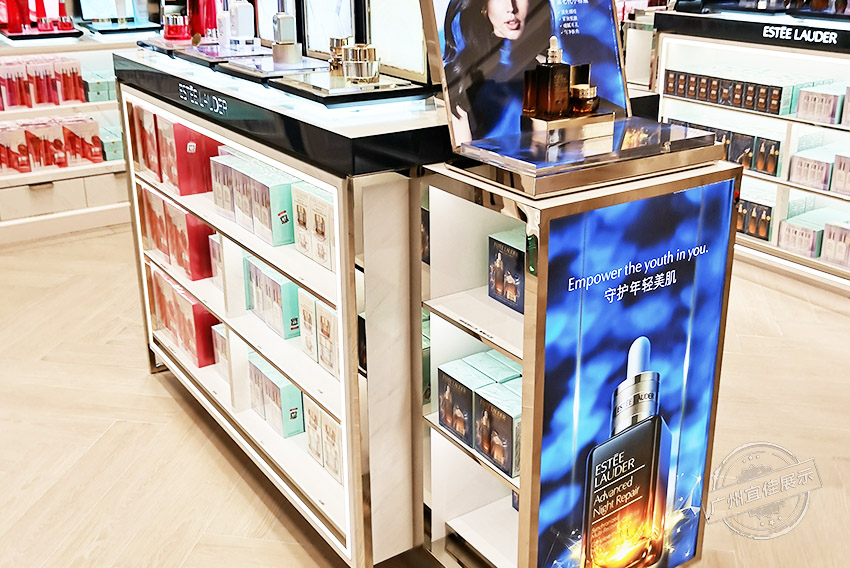 雅诗兰黛Estee Lauder 化妆品展柜