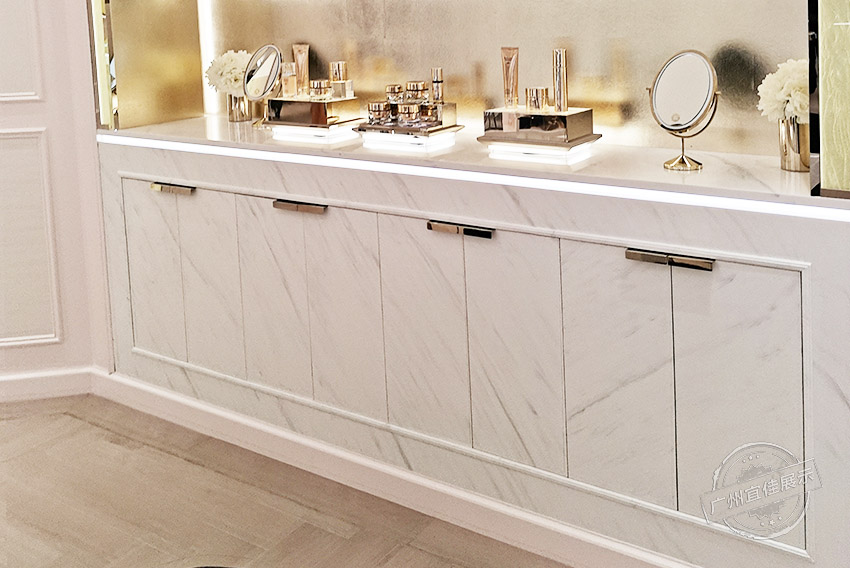 雅诗兰黛Estee Lauder 化妆品展柜