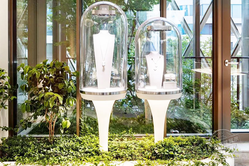 梵克雅宝Van Cleef&Arpels 珠宝展柜
