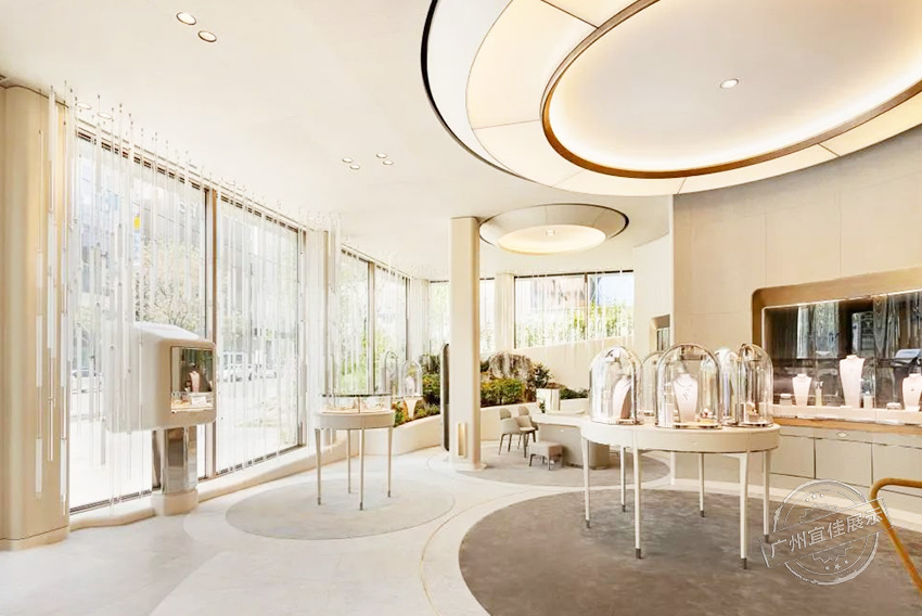 梵克雅宝Van Cleef&Arpels 珠宝展柜