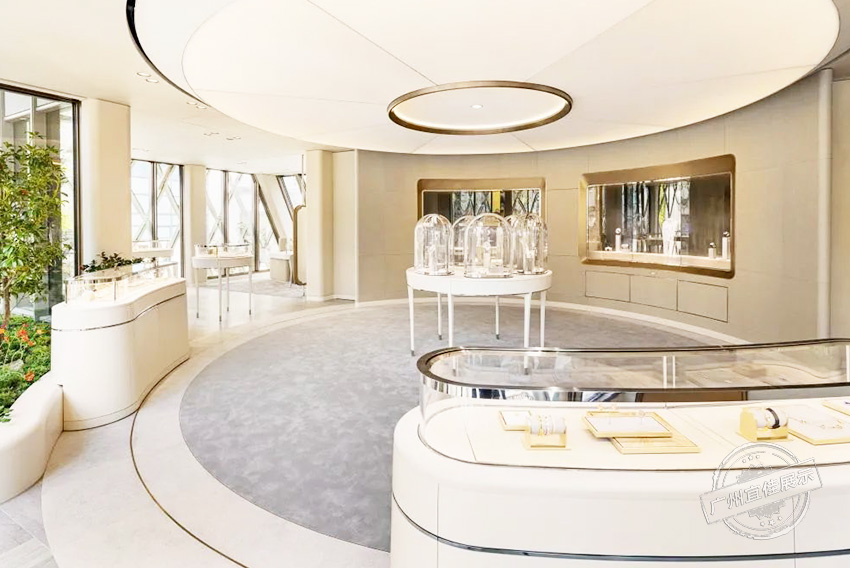 梵克雅宝Van Cleef&Arpels 珠宝展柜