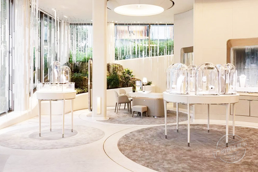 梵克雅宝Van Cleef&Arpels 珠宝展柜