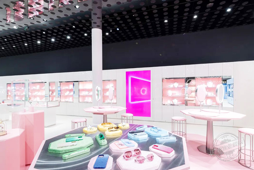 施华洛世奇 珠宝展柜