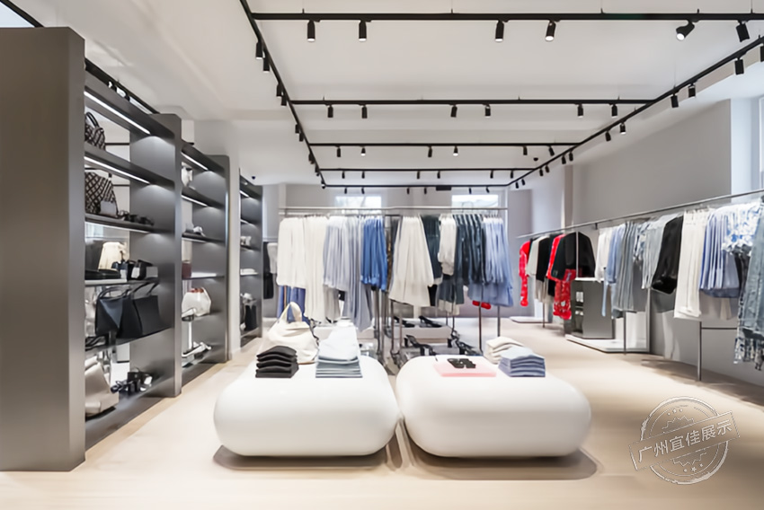 H&M 服装展柜