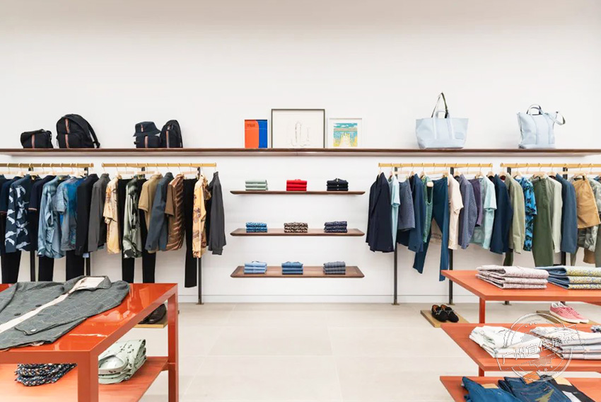 Paul Smith 服装展柜
