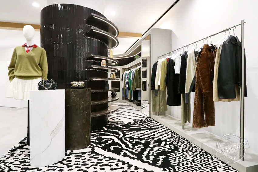 Loewe罗意威 服装展柜