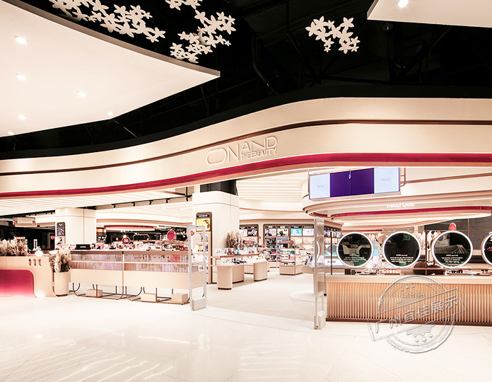 ON AND The Beauty美妆集合店 化妆品展柜